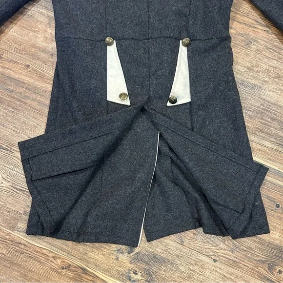 Men's Gray Double-Breasted Coat with Gold Accents - Picture 8 of 8